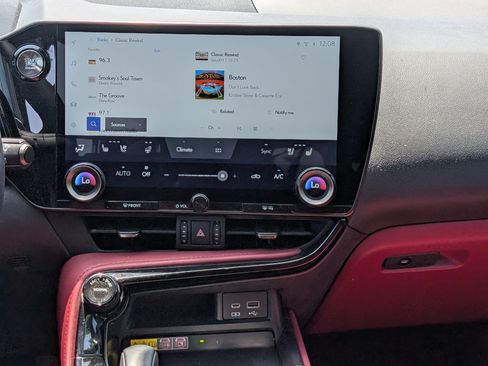 Used 2024 Lexus NX 250 FWD image 18