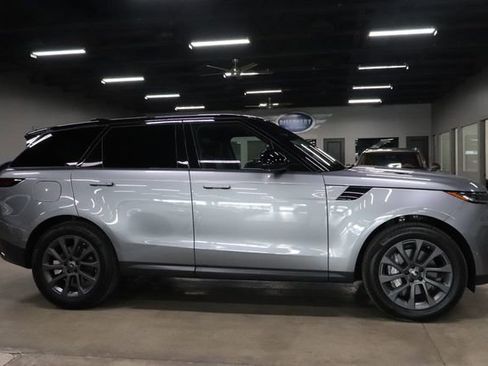 Used 2025 Land Rover Range Rover Sport SE AWD/4WD image 6