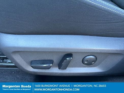 Used 2025 Nissan Rogue SV image 15