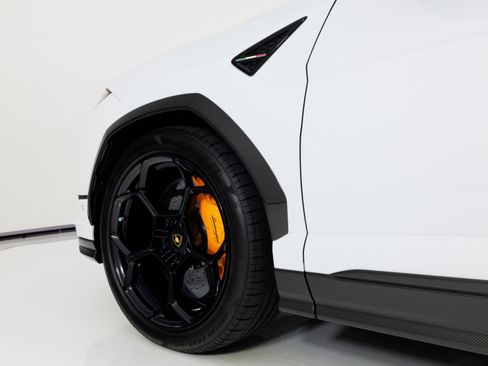 Used 2024 Lamborghini Urus Performante AWD/4WD image 81