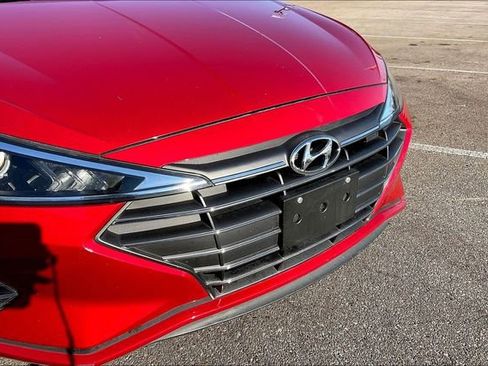 Used 2020 Hyundai Elantra SEL image 30