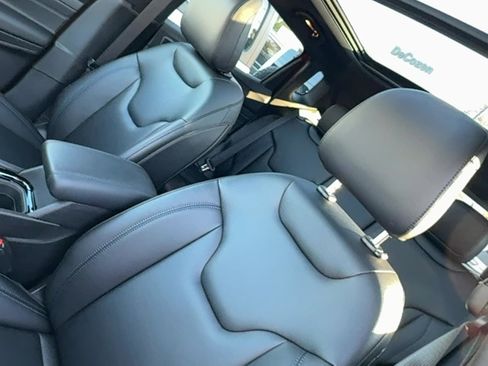 New 2026 Jeep Compass Limited w/ Sun, Sound & Navigation Group image 7