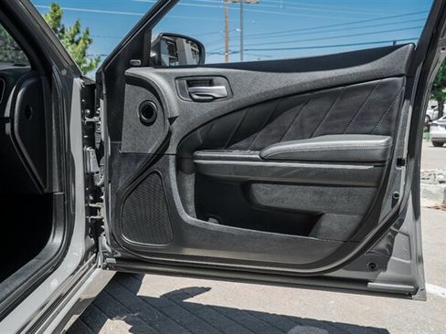 Used 2018 Dodge Charger R/T Scat Pack RWD image 31