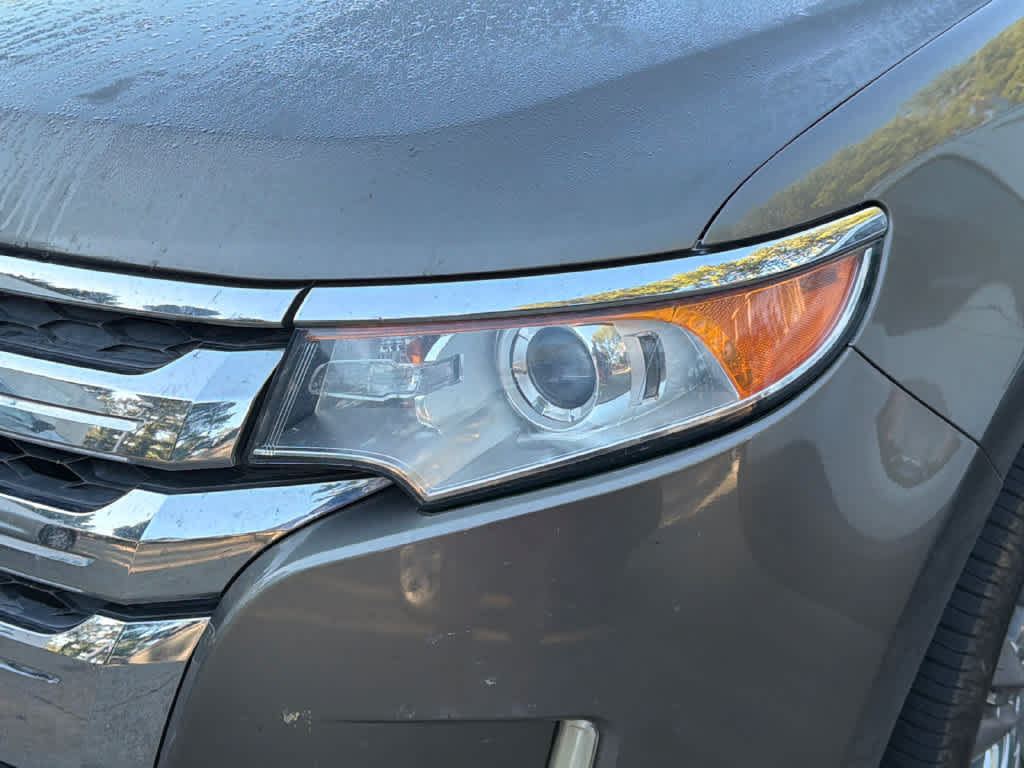 Used 2014 Ford Edge Limited w/ Equipment Group 302A FWD image 4