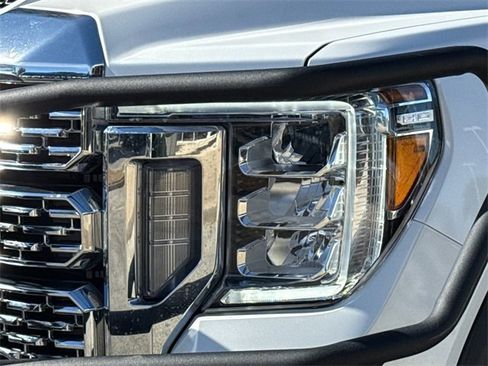 Used 2022 GMC Sierra 2500 Denali image 4