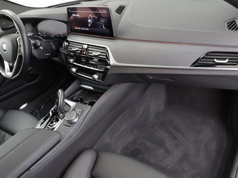 Certified 2023 BMW 530i xDrive w/ Premium Package image 22