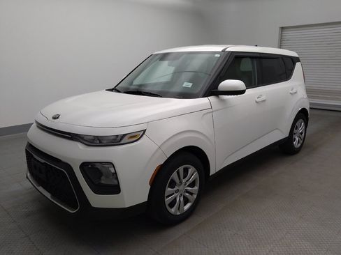 Used 2020 Kia Soul LX FWD image 2