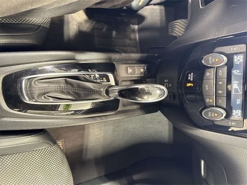 Used 2022 Nissan Rogue Sport SV w/ Technology Package image 10