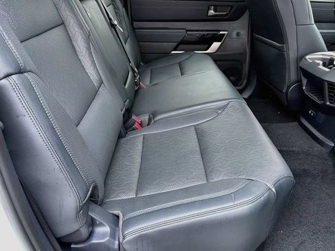 Used 2025 Toyota Tundra Limited AWD/4WD image 32