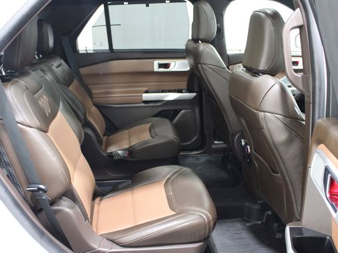 Used 2022 Ford Explorer King Ranch w/ Technology Package image 26