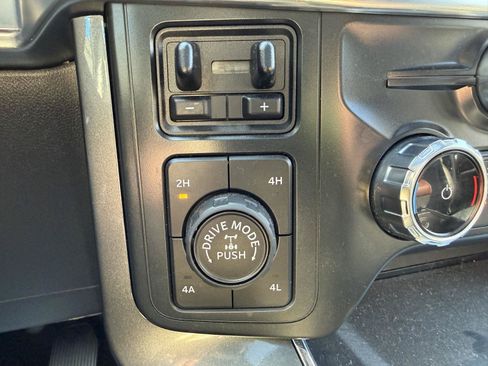 Used 2022 Ford F150 Lariat w/ Equipment Group 502A High AWD/4WD image 17