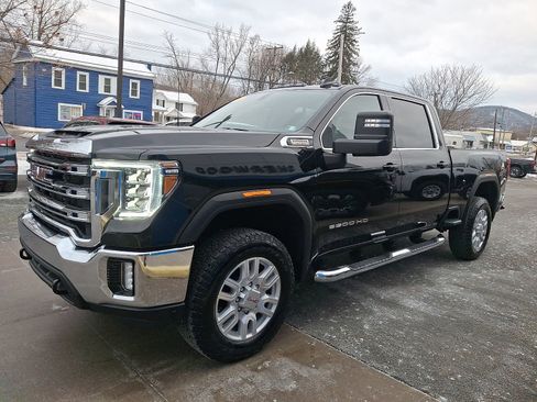Used 2022 GMC Sierra 3500 SLE w/ SLE Value Package image 3