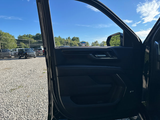 Used 2025 GMC Yukon Elevation w/ Elevation Premium Package AWD/4WD image 25