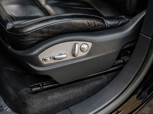 Used 2018 Porsche Cayenne GTS w/ Premium Package Plus AWD/4WD image 36
