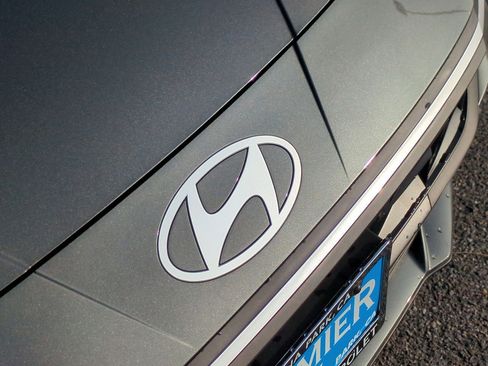 Used 2025 Hyundai Elantra Sport image 29