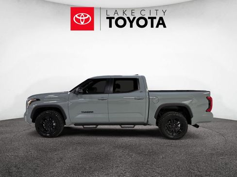 Used 2025 Toyota Tundra SR5 w/ SR5 Premium Package AWD/4WD image 3