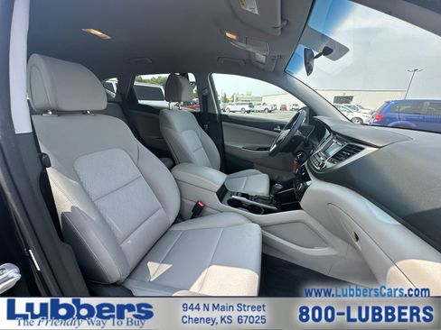 Used 2018 Hyundai Tucson SE AWD/4WD image 21