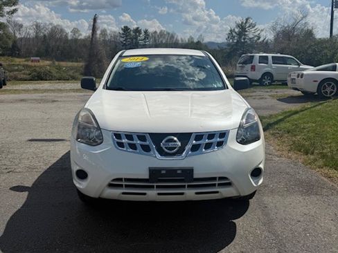 Used 2014 Nissan Rogue S image 4