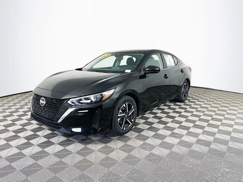Used 2025 Nissan Sentra SV image 5