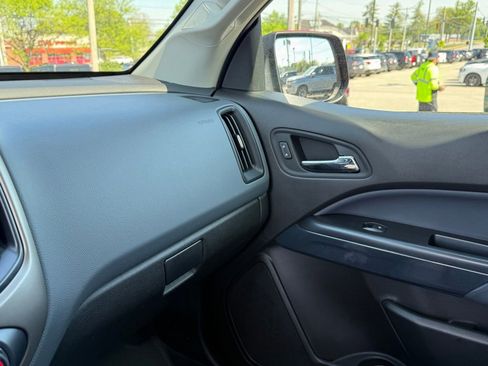 Used 2017 Chevrolet Colorado Z71 AWD/4WD image 24