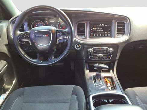 Used 2018 Dodge Charger SXT RWD image 13