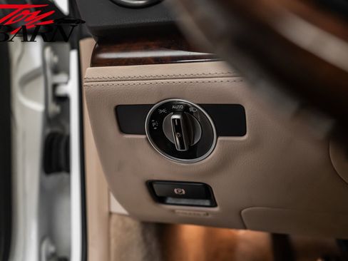 Used 2015 Mercedes-Benz SL 550 image 36