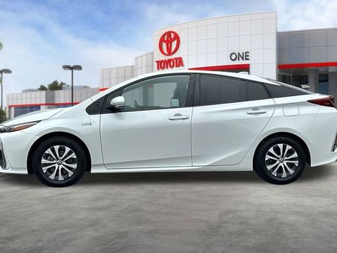 Used 2021 Toyota Prius Prime XLE image 9