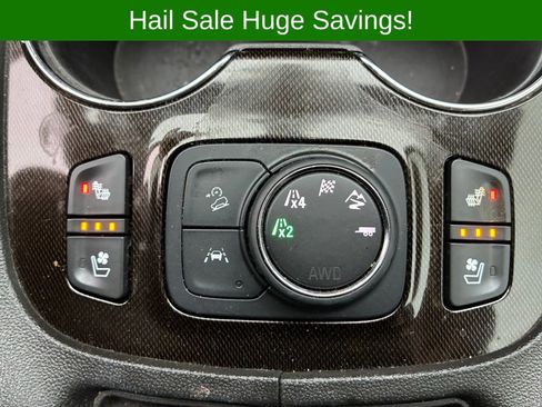 Used 2023 GMC Acadia AT4 w/ Technology Package AWD/4WD image 11