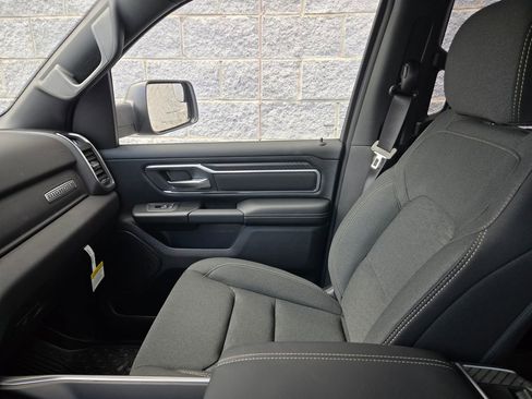 New 2026 RAM 1500 4x4 Crew Cab image 34