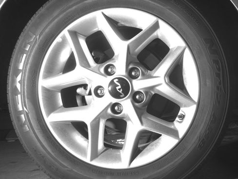 Used 2025 Kia Soul LX w/ LX Technology Package FWD image 22
