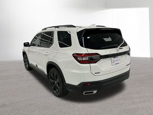 Certified 2025 Honda Pilot Black Edition image 31