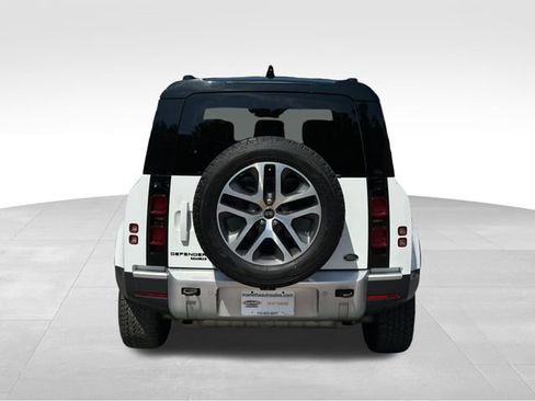 Used 2020 Land Rover Defender 110 SE image 4