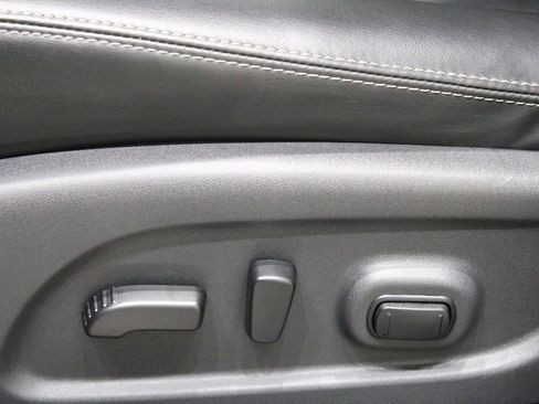 Used 2023 Nissan Murano SV image 19