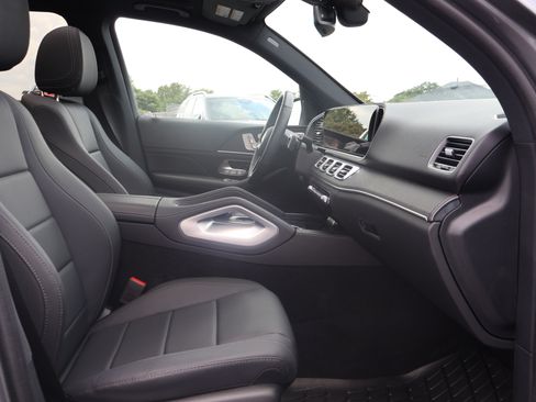Certified 2025 Mercedes-Benz GLE 450e 4MATIC w/ Driver Assistance Package image 29