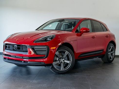 Certified 2025 Porsche Macan AWD/4WD image 1
