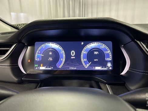 Used 2023 Jeep Grand Cherokee Laredo w/ Luxury Tech Group I image 16