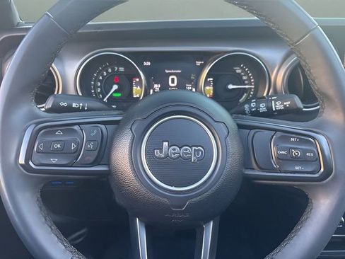 Used 2023 Jeep Wrangler Unlimited w/ Sun & Screen Package image 10