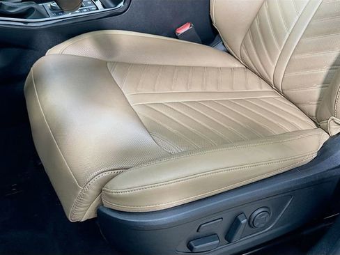 Used 2024 Kia Sorento SX Prestige w/ Olive Brown Leather Package image 9