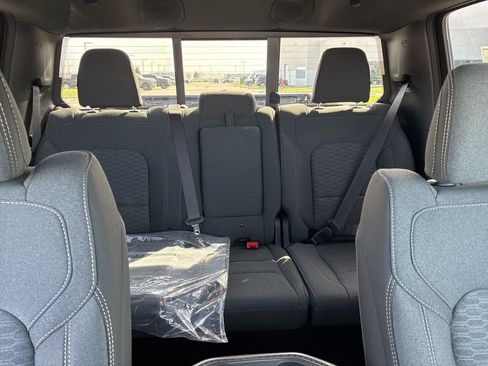New 2026 RAM 1500 4x4 Crew Cab image 14