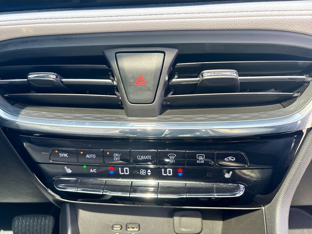 Used 2025 Buick Encore GX Avenir w/ Avenir Technology Package FWD image 26