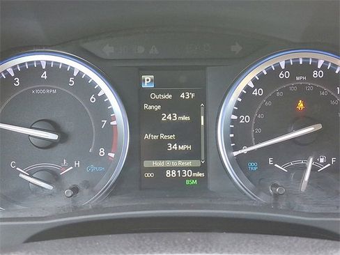 Used 2019 Toyota Highlander Limited image 21