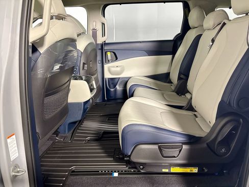 New 2026 Kia Carnival EX image 19