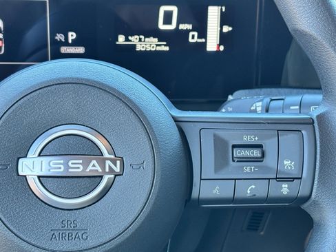 Certified 2025 Nissan Kicks SV image 20
