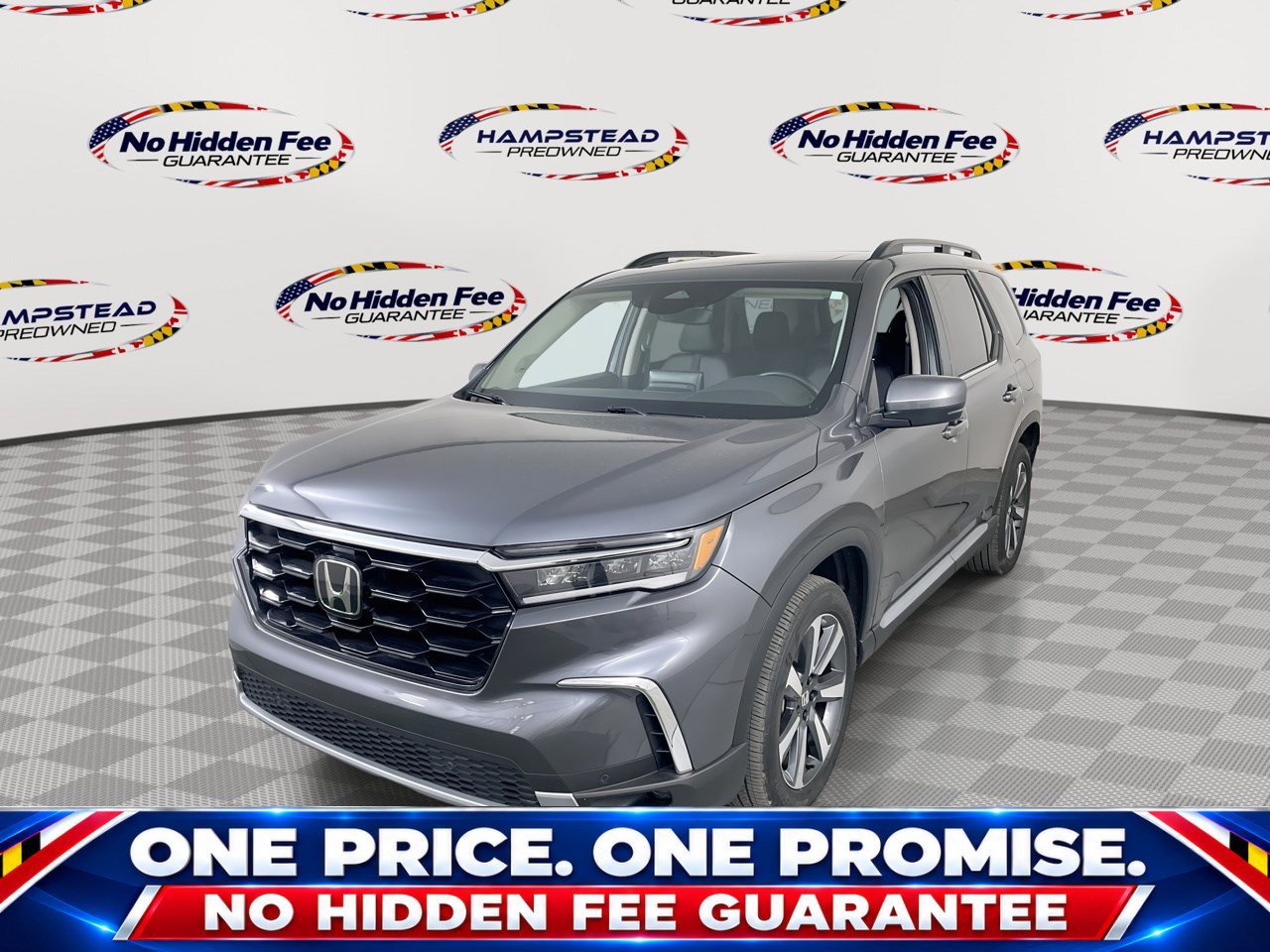 Used 2025 Honda Pilot Touring image 1