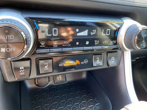 Used 2025 Toyota RAV4 XLE w/ Convenience Package AWD/4WD image 16
