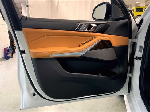 New 2026 BMW X5 xDrive40i w/ M Sport Package image 10