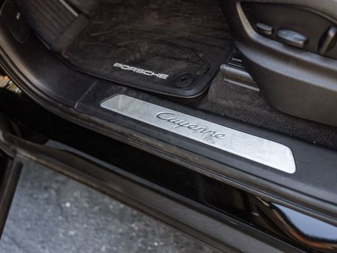 Certified 2023 Porsche Cayenne image 15