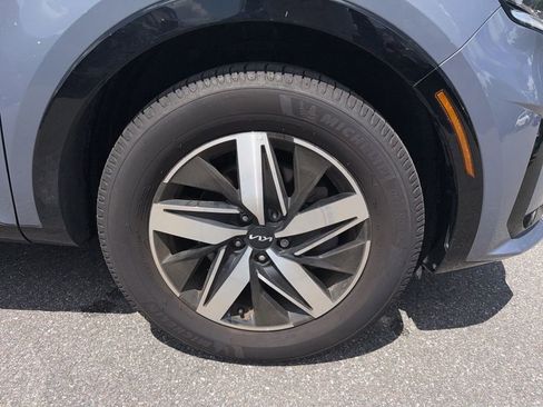 Certified 2023 Kia Sorento S FWD image 25
