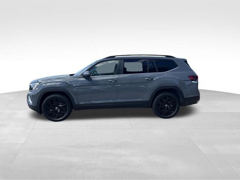 New 2026 Volkswagen Atlas SE FWD image 2