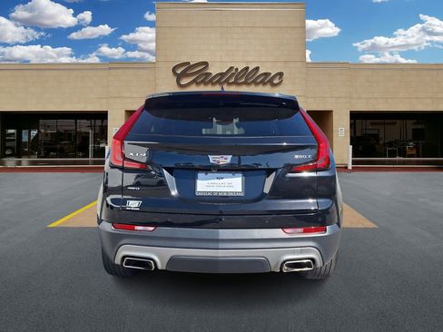 Used 2023 Cadillac XT4 Premium Luxury image 4